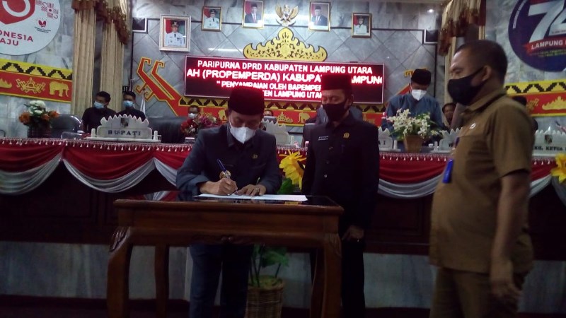 20-raperda-yang-masuk-dalam-propemperda-lampung-utara-disahkan-untuk-dibahas.jpg