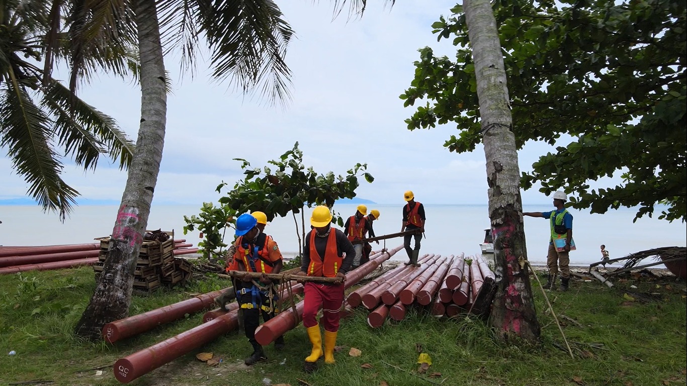 PLN Listrik Berkeadilan, Ratusan Warga Desa Karang Brak Kabupaten Tanggamus Kini Nikmati Listrik