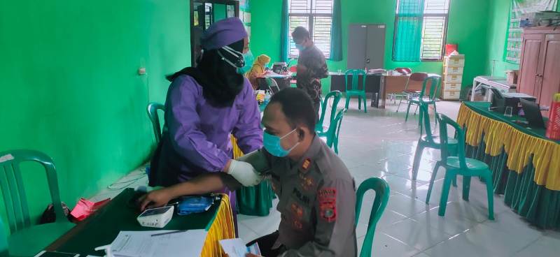 25 Personel Polsek Simpang Pematang Disuntik Vaksin Covid-19 Tahap II