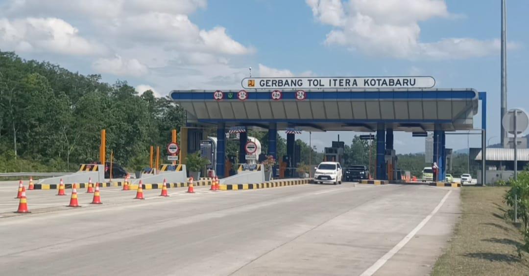 288461-kendaraan-melintasi-Tol-Bakauheni-Terbanggi-Besar.jpg