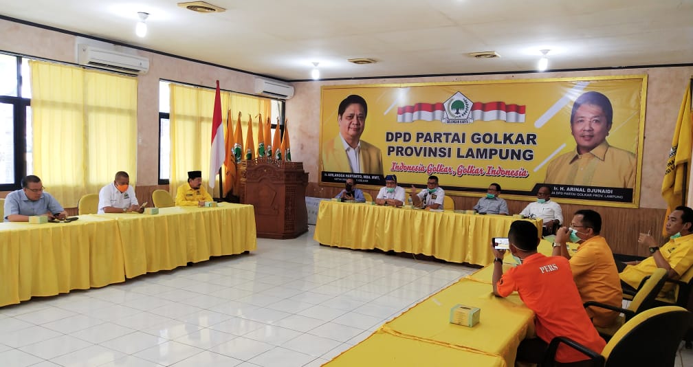 3-balon-kepala-daerah-tak-hadir-saat-penyerahan-surat-tugas-di-dpd-i-partai-golkar-lampung.jpg