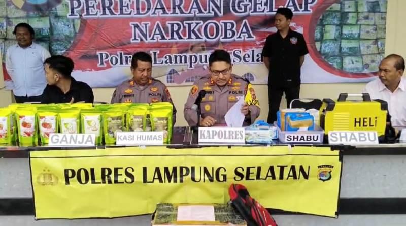 4-kg-ganja-dibungkus-kemasan-teh-rasa-buah.jpg