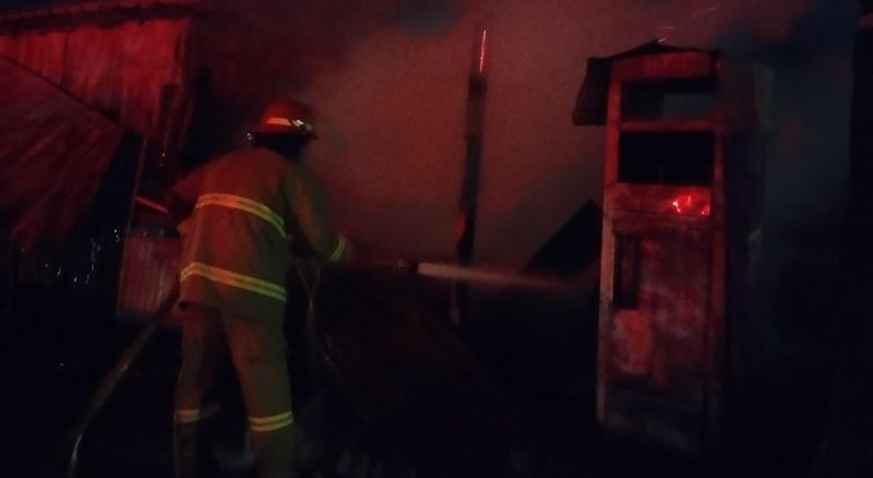 4 Kios di Way Halim Bandar Lampung Ludes Terbakar, Diduga Akibat Korsleting Listrik