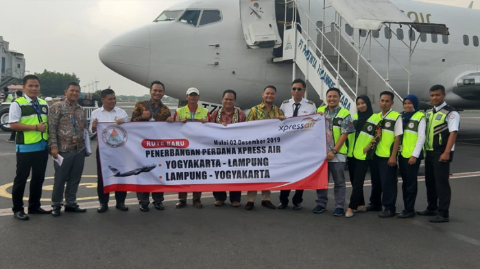 58-warga-lampung-ikut-terbang-perdana-xpress-air-lampung-yogyakarta-1-penumpang-dapat-tiket-gratis.jpg