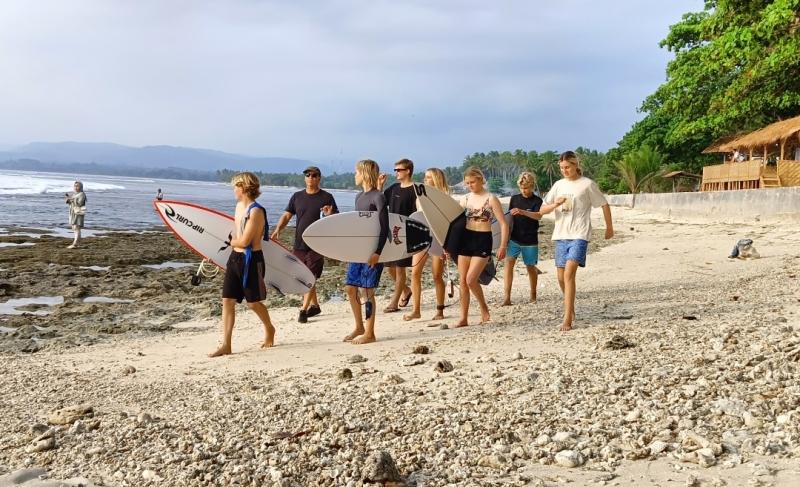 643 WNA Berkunjung ke Pesisir Barat hingga Juli 2024, Paling Banyak dari Australia