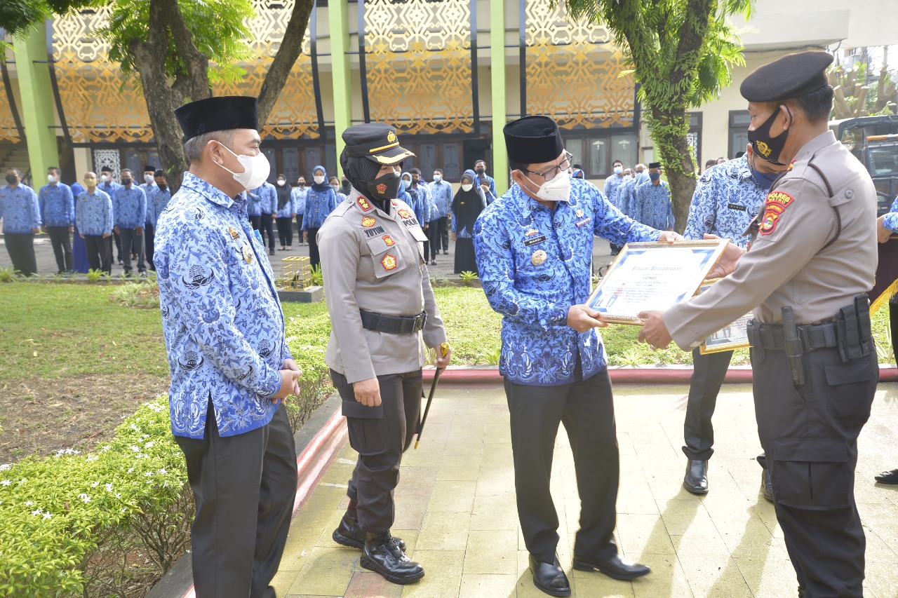 65-Personel-Polres-Metro-Dapat-Penghargaan.jpg
