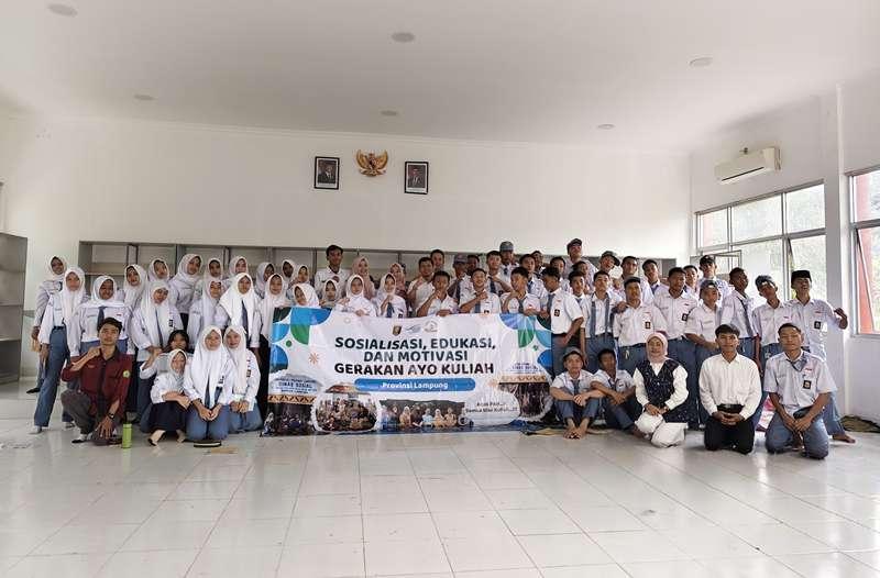 75-siswa-SRMA-32-Lampung-Selatan-mengikuti-kegiatan-motivasi-Gerakan-Ayo-Kuliah.jpg