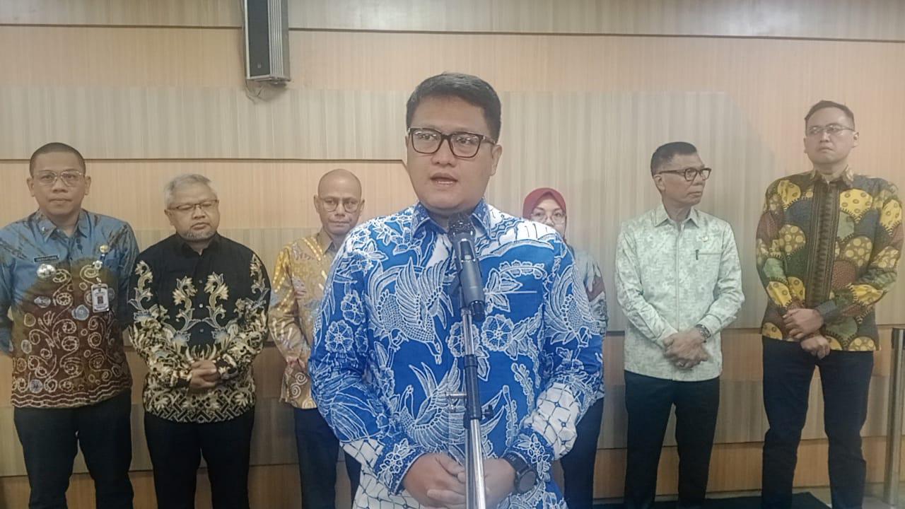 Ahmad-Giri-Akbar-usai-terima-kunjungan-KPK.jpg