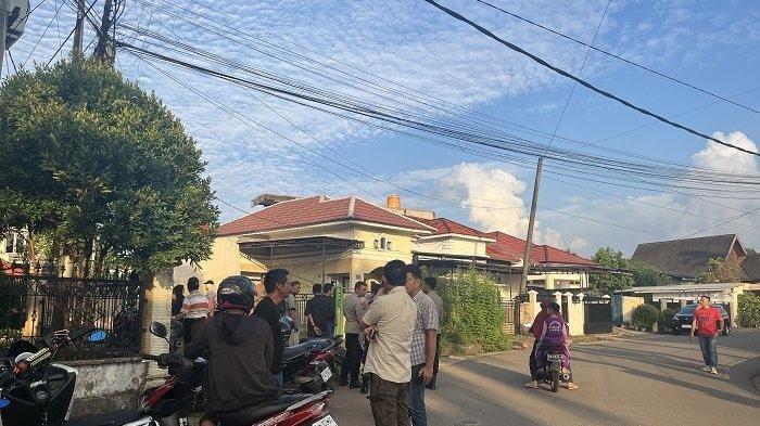 Aipda-Hendra-anggota-Polres-Muaro-Jambi-ditemukan-tewas-oleh-kurir-paket-di-rumahnya.jpg