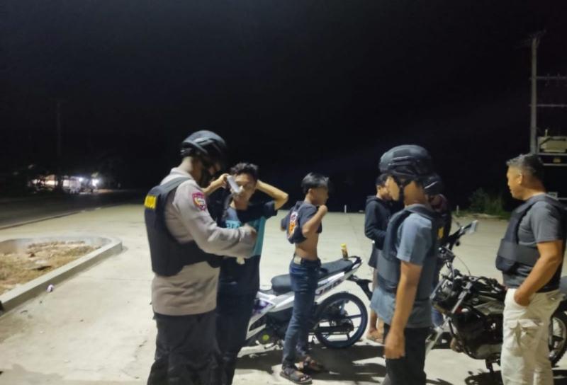 Anggota-Polsek-Simpang-Pematang-patroli-malam-jalintim.jpg