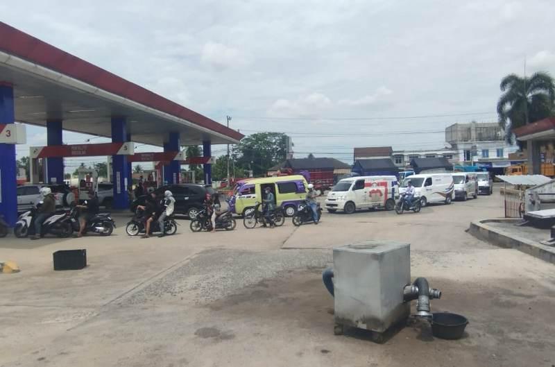 Sering Tak Kebagian BBM Subsidi, Masyarakat Minta SPBU Lampung Tengah Tambah Stok