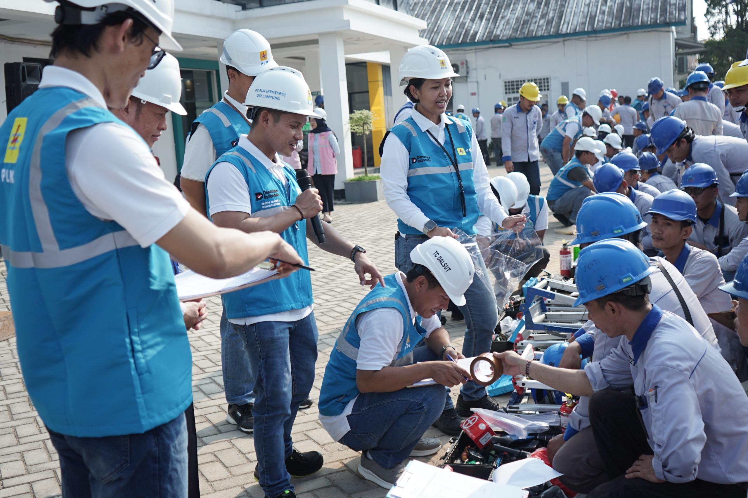 Pastikan Kesiapan Petugas, PLN Gelar Apel Pasukan dan Peralatan Tim P2TL di Lampung - Tribunlampung.co.id