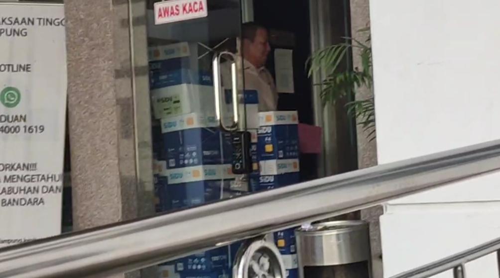 Didampingi Dua Wanita, Arinal Djunaidi Kembali Diperiksa Kejati Lampung