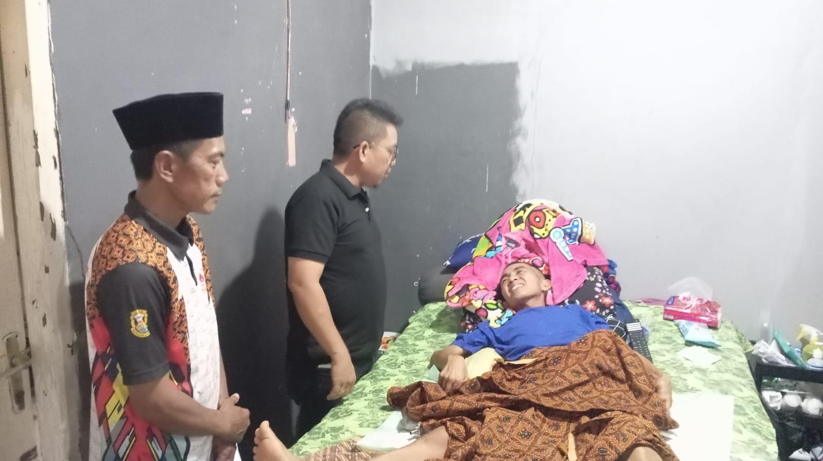 BANTUAN-Camat-Panjang-Kota-Bandar-Lampung-Hendry-Sampuran.jpg
