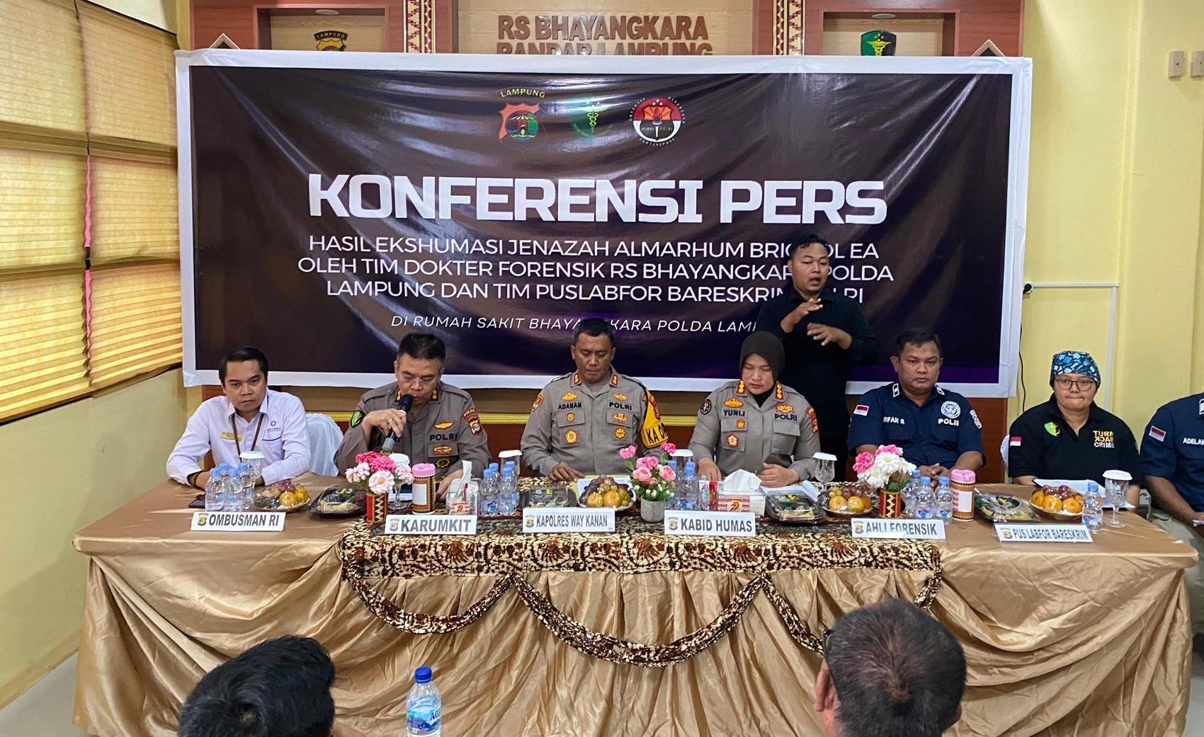 BERI-PENJELASAN-Kapolres-Way-Kanan-AKBP-Adanan-Mangopang-332345.jpg