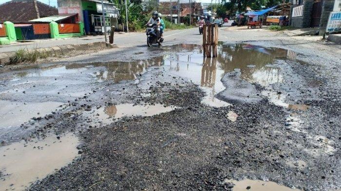 Banyak-kasus-lakalantas-di-Lampung-akibat-faktor-jalan.jpg