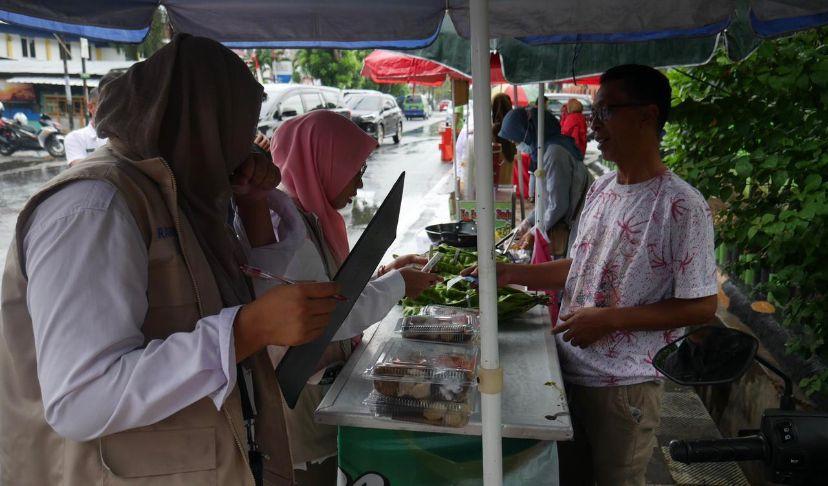 Bazar-takjil-di-Taman-Bung-Karno.jpg