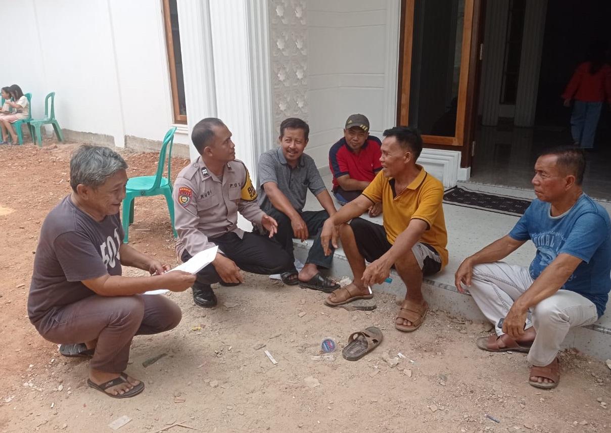 Bhabinkamtibmas Polres Metro Polda Lampung Ajak Warga Ciptakan Kamtibmas Kondusif Jelang Pemilu