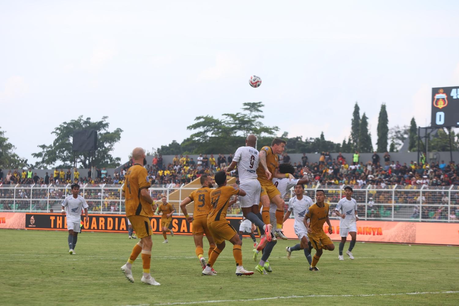 Bhayangkara-FC-vs-PSM-5.jpg
