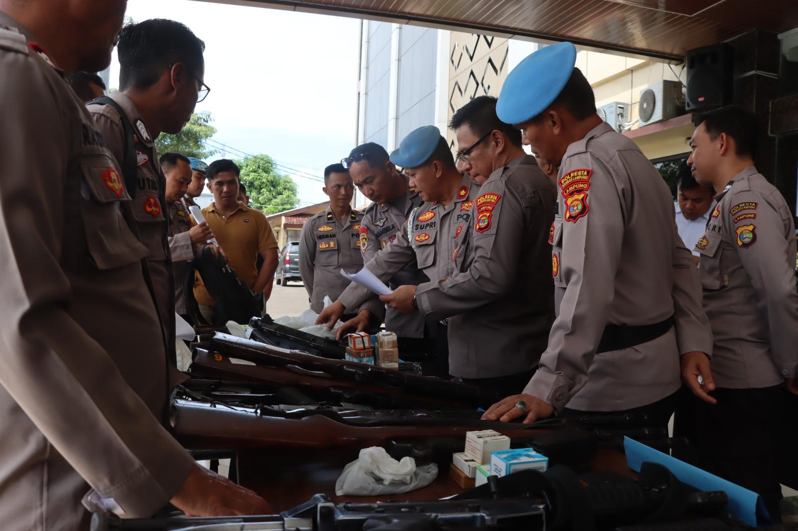 Bid Propam Polda Lampung Cek Senpi Dinas Anggota Polresta Bandar Lampung