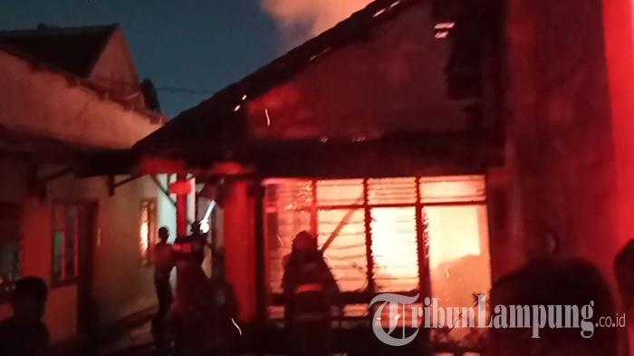 Rumah Juremi Kebakaran di Lampung, Api Juga Ludeskan 1 Unit Motor