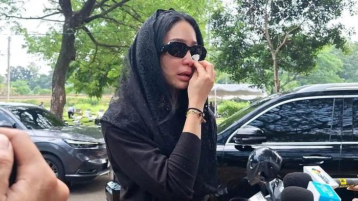 Bunga-Zainal-Tersedu-sedu.jpg