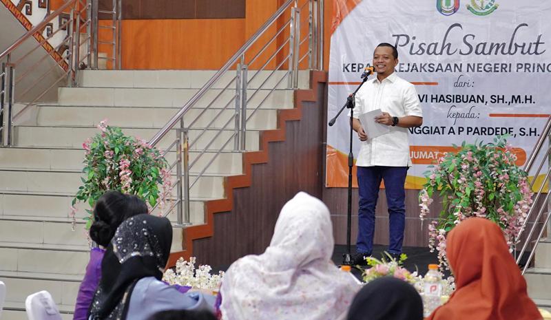 Bupati-Pringsewu-Riyanto-menghadiri-acara-pisah-sambut-Kajari-Pringsewu.jpg