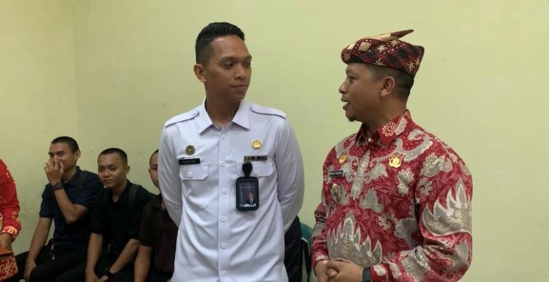 Bupati-Pringsewu-tinjau-pembuatan-paspor-calon-magang-ke-jepang.jpg