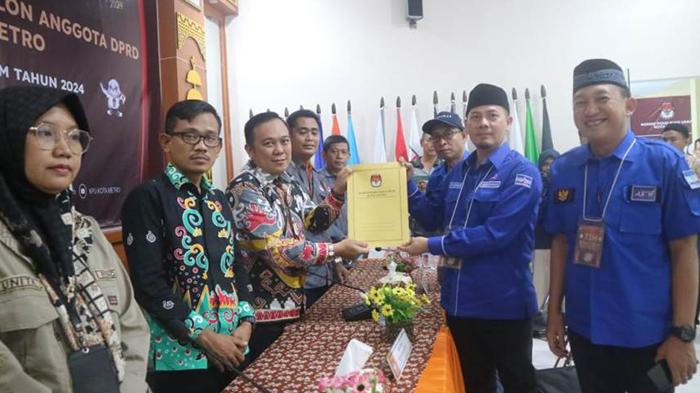 Daftarkan 25 Caleg, Demokrat Metro Optimis Raih Kursi Pimpinan DPRD