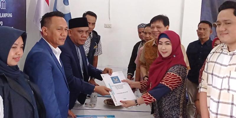 Dewi-Handajani-daftar-di-NasDem.jpg