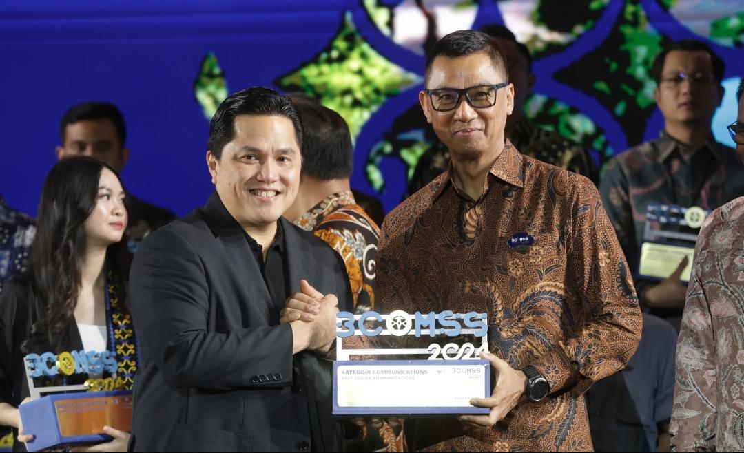 Dirut PLN Raih Best CEO of Communications, PLN Raih 12 Penghargaan dari Menteri BUMN di BCOMSS 2024