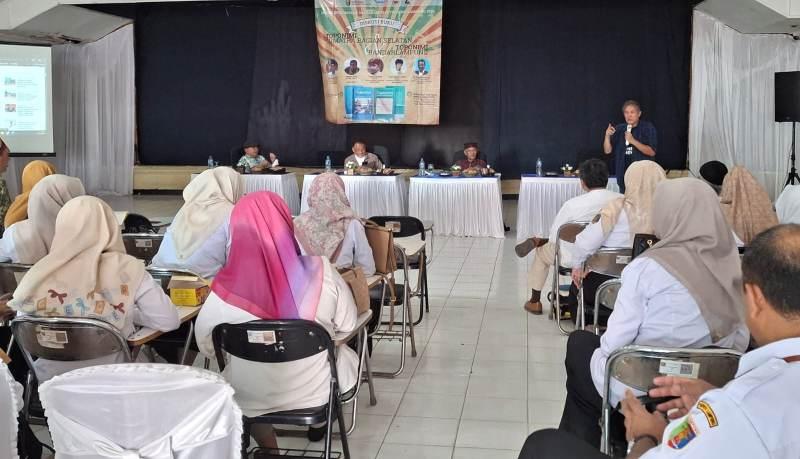 Diskusi-buku-toponimi-di-Gedung-Olah-Seni-Taman-Budaya-Lampung.jpg