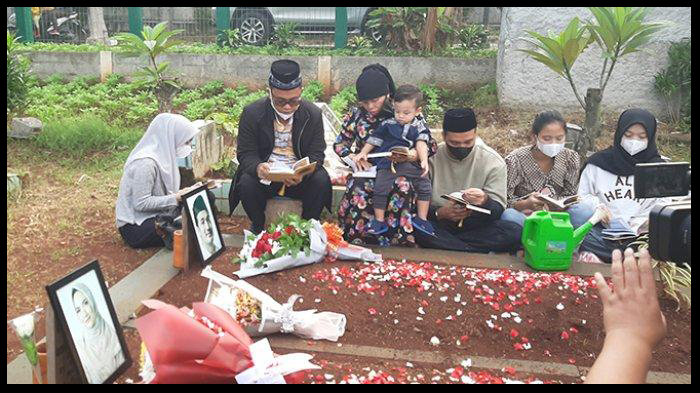 Doa Faisal Seusai Ziarah ke Makam Vanessa Angel, Masalah dengan Doddy Cepat Selesai