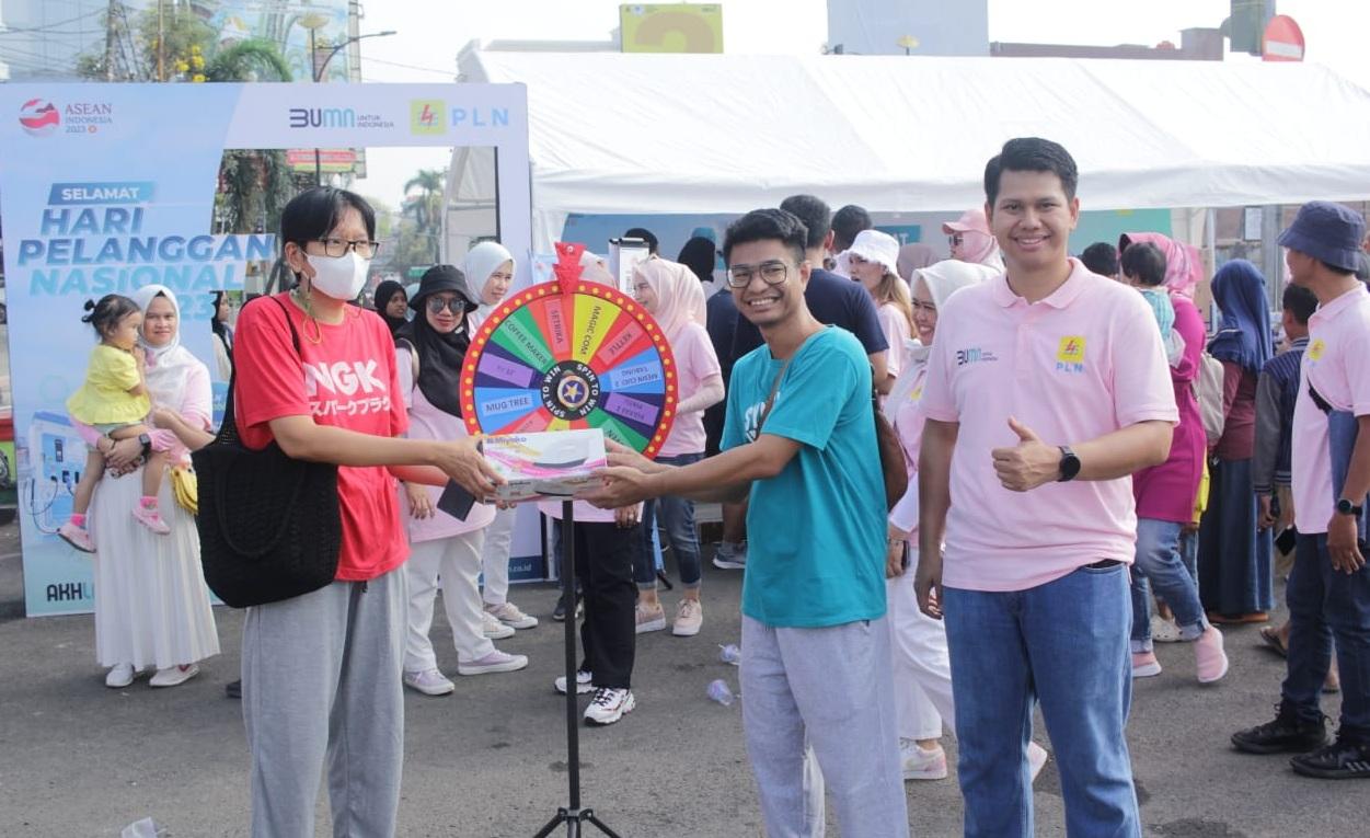 Semarakkan HPN 2023 di CFD Tugu Adipura, PLN Masifkan Promo Tambah Daya
