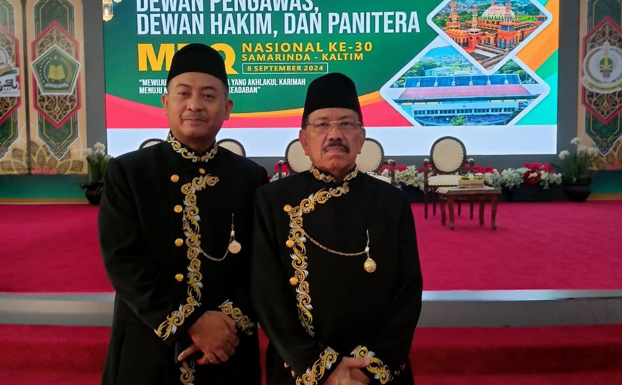 Dua-Guru-Besar-UIN-RIL-mendapatkan-kehormata.jpg