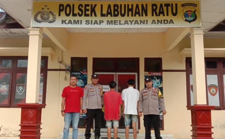 Dua-dari-tiga-pelaku-curat-yang-dicokok-Polres-Lampung-Timur.jpg