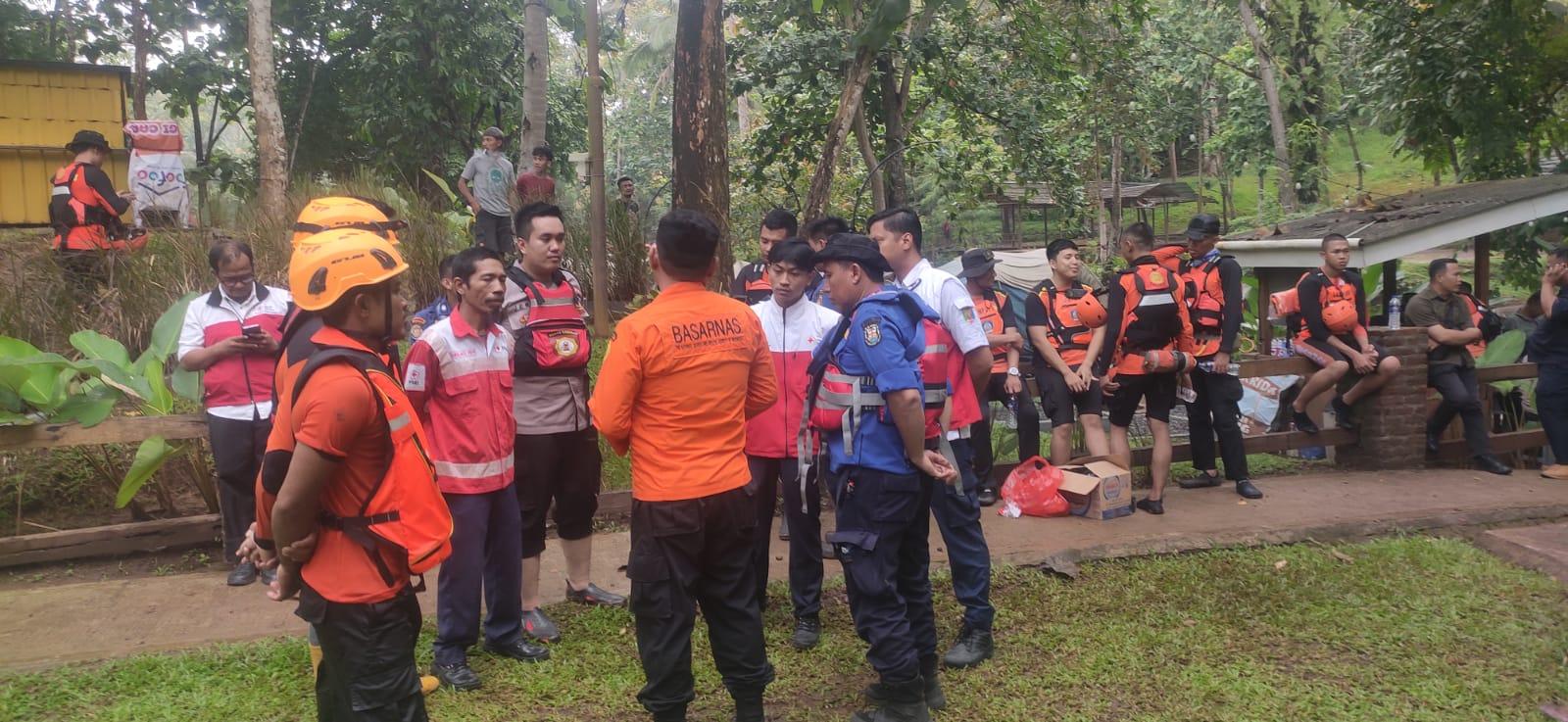 Tim SAR Gabungan Cari 2 Mahasiswi Hanyut di Sungai Batu Putu Bandar Lampung