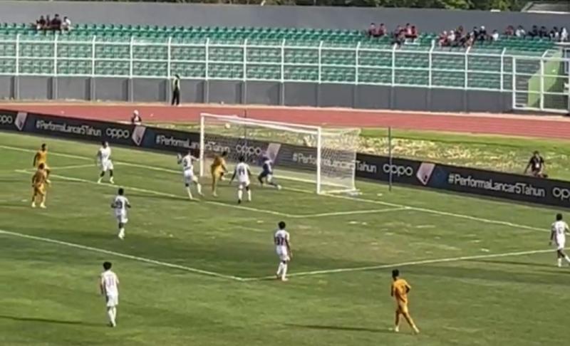 Gol-pertama-Bhayangkara-FC-disumbangkan-oleh-Farid-Sadat.jpg