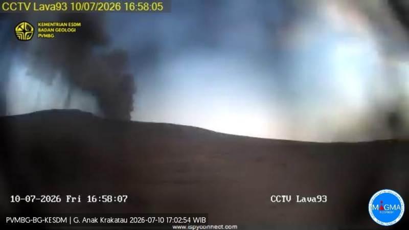 GAK Sudah 17 Kali Erupsi Sejak 2 Juli 2026, Lima Letusan Terjadi pada Jumat - Tribunlampung.co.id