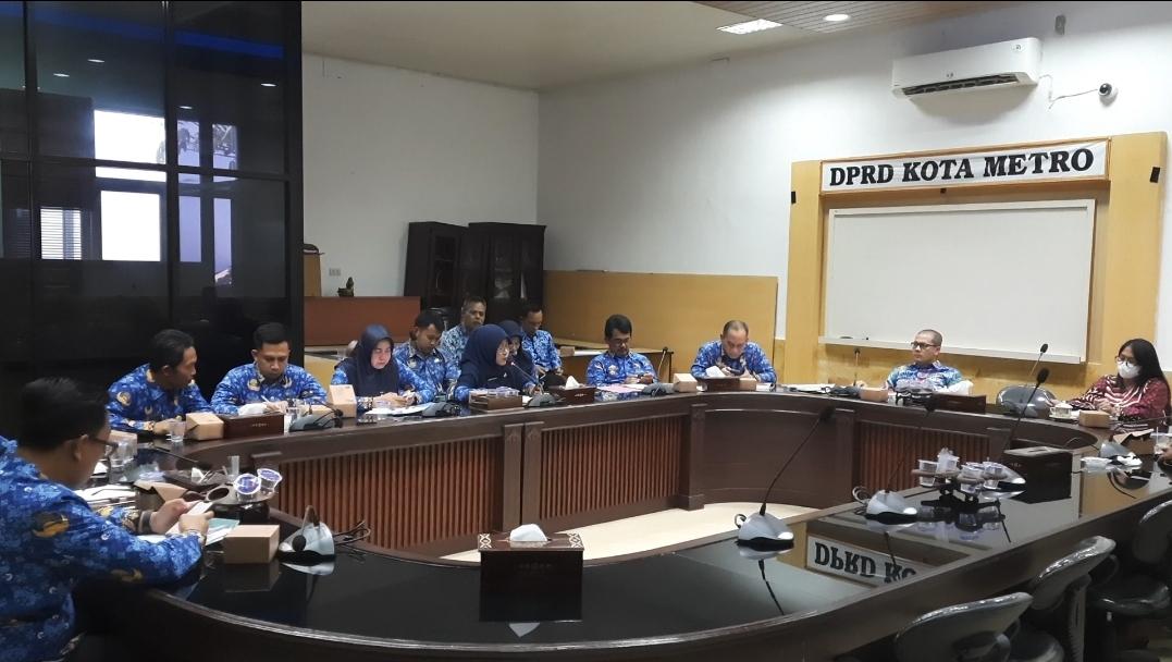 Hearing-Komisi-II-DPRD-Metro-dengan-Dinas-Sosial.jpg