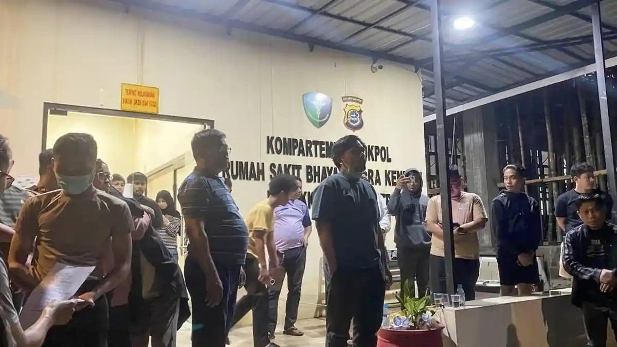Ibu Tak Sanggup Berdiri Dengar Hasil Autopsi Jasad Anaknya, Ditemukan di Sungai