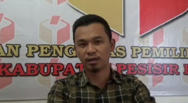 Irwansyah-Ketua-Bawaslu-Pesisir-Barat.jpg