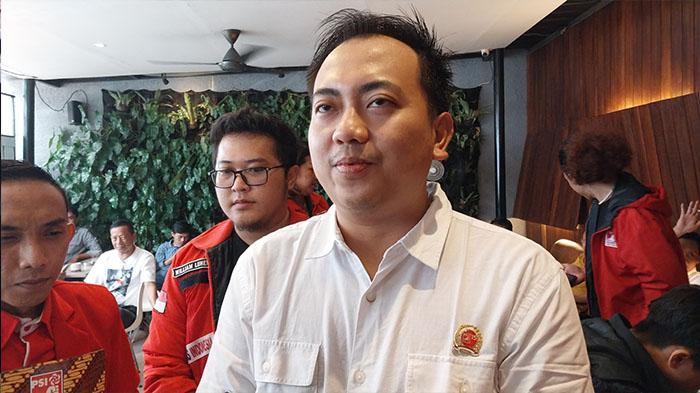 Yuqori etek porno tomosha