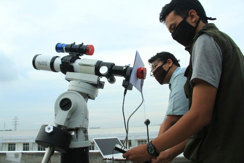 Itera-sediakan-3-teleskop-untuk-masyarakat-mengamati-bulan.jpg