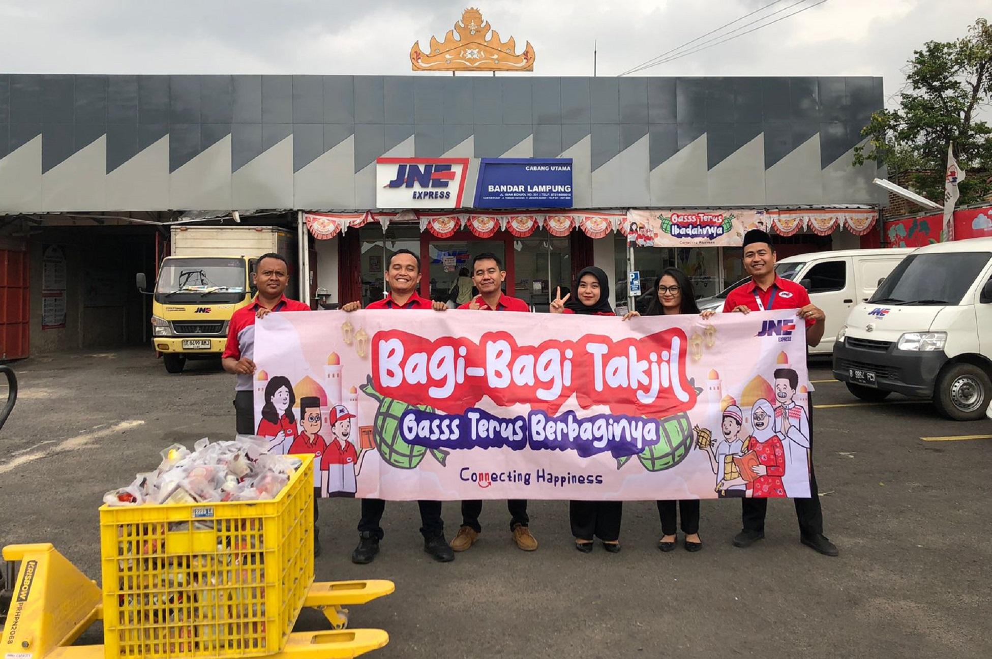 Berbagi Berkah di Momen Ramadan 2024, JNE Gulirkan Promo Ongkos Kirim