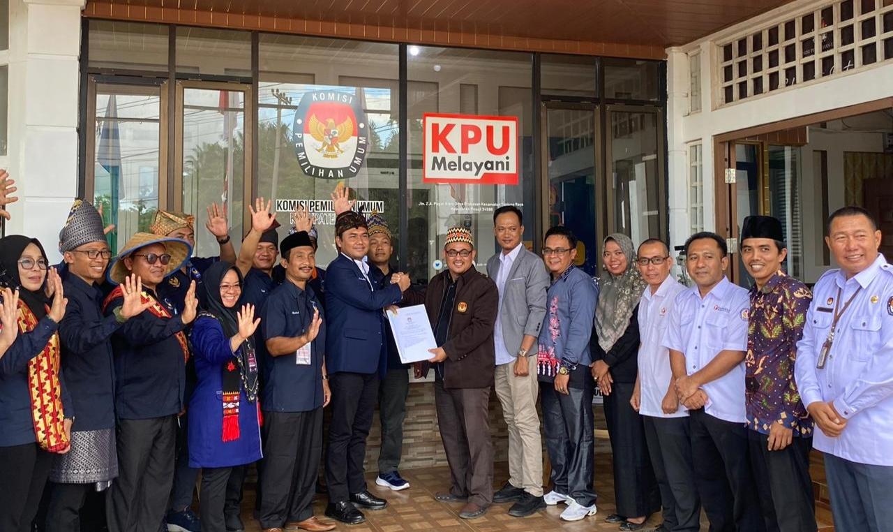 Polres Mesuji Polda Lampung Lakukan Pengamanan KPUD di.Masa Pendaftaran Bacaleg