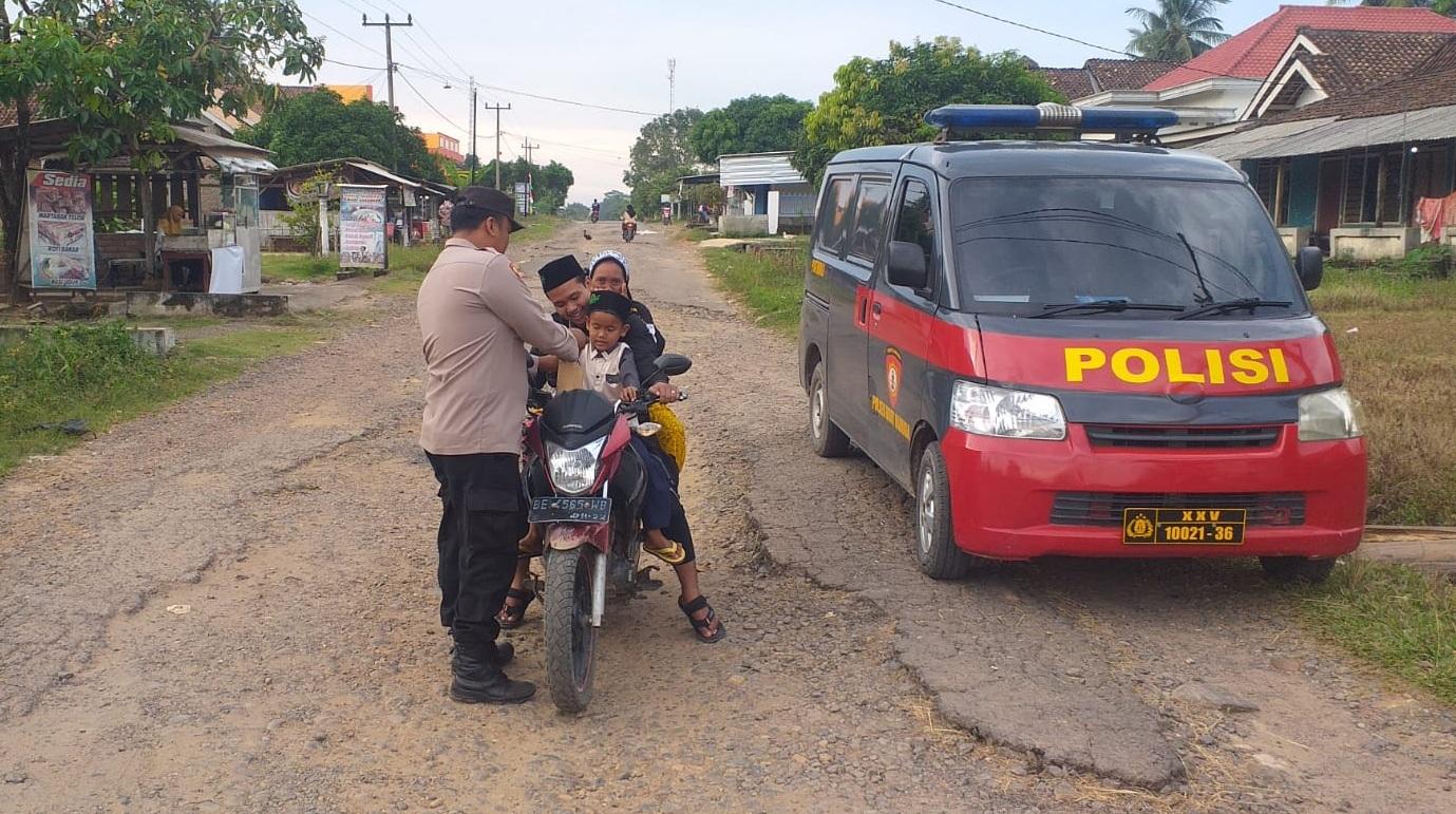 Jajaran Polda Lampung Pengendara di Way Kanan Patuhi Aturan Lalu Lintas