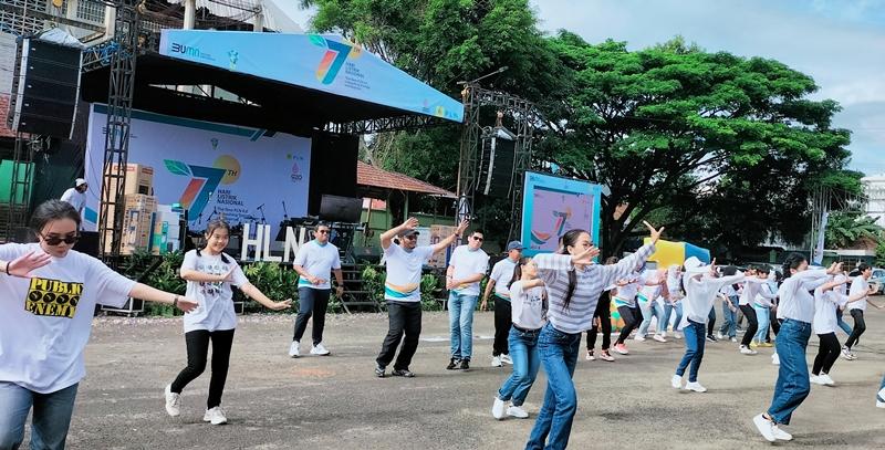 Keseruan Jalan Santai Pegawai PLN Lampung HLN ke-77, Jajaran Manager Ikut Flashmob