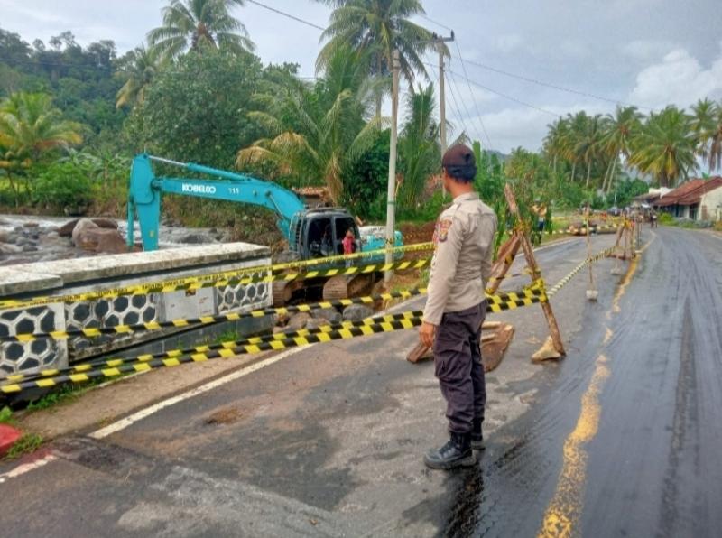 Sempat Membahayakan, Jembatan Jalinbar di Pesisir Barat Lampung Mulai Dibenahi