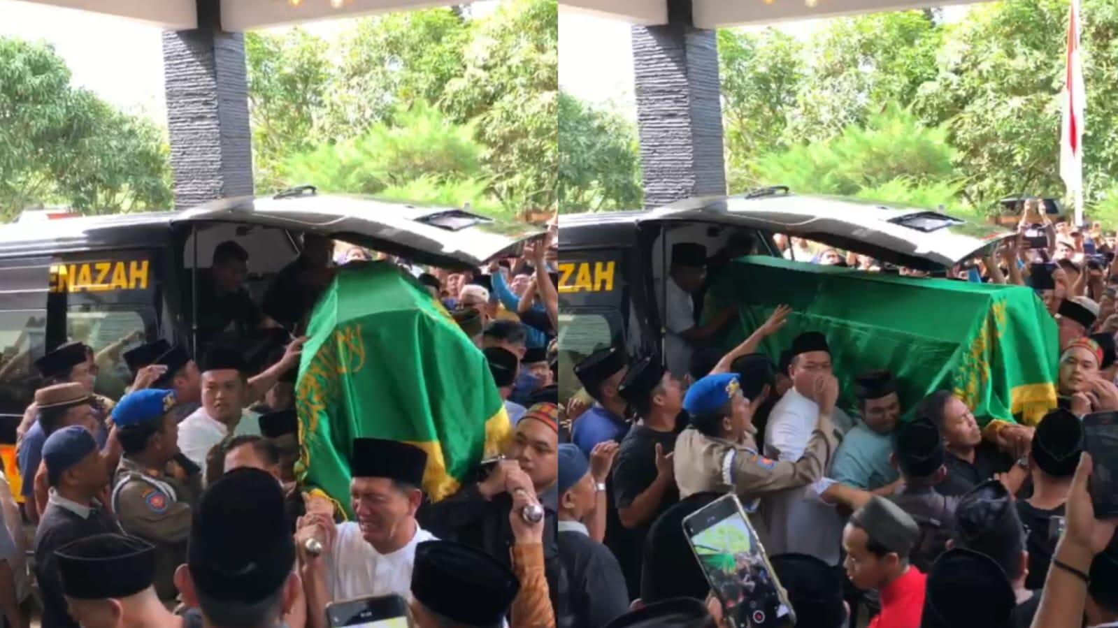Jenazah-Bupati-Way-Kanan-Ali-Rahman-dikebumikan.jpg